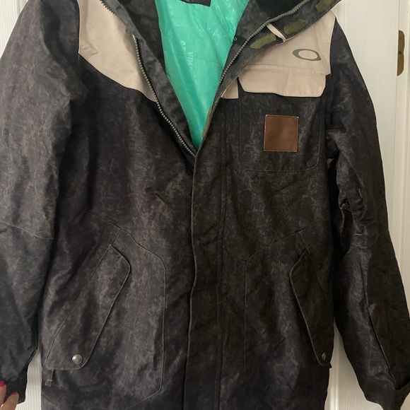 Mens Oakley snowboard jacket - Picture 1 of 8